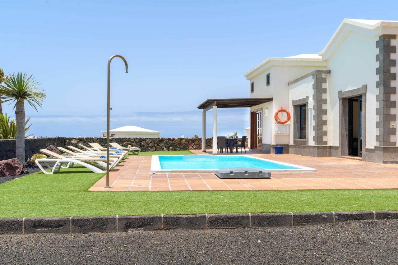 Villa Esterlicia Playa Blanca  Exterior photo