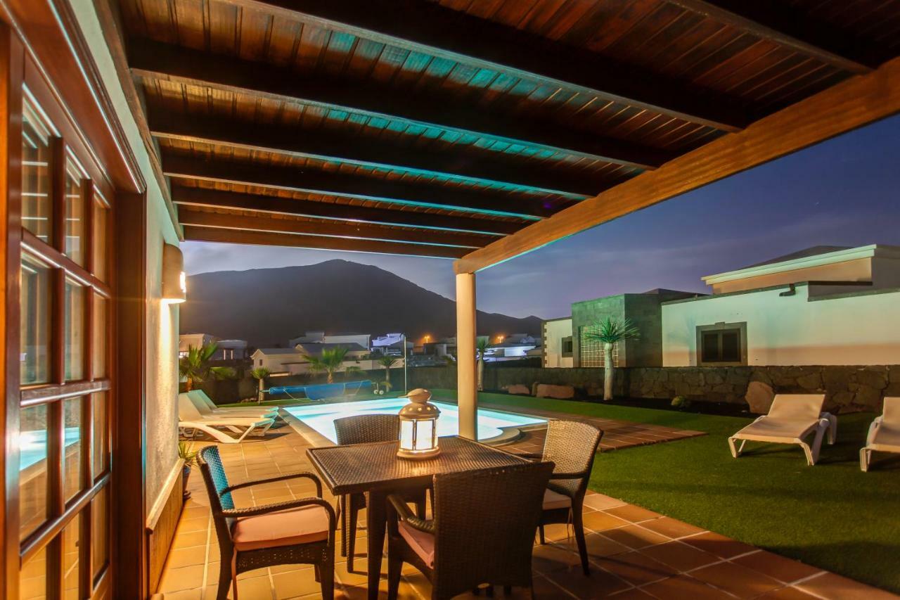 Villa Esterlicia Playa Blanca  Exterior photo